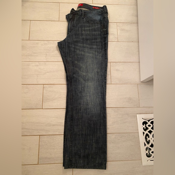 EUC MEN’S GUESS RELAXED STRAIGHT ROWLAND FIT JEANS IN 36 x 30.5 - Picture 9 of 13